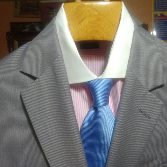 Jos A Bank Light Gray Pencil Stripe 2Btn/1Vent Suit Size 44R W38 Inseam28 - Picture 3 of 10